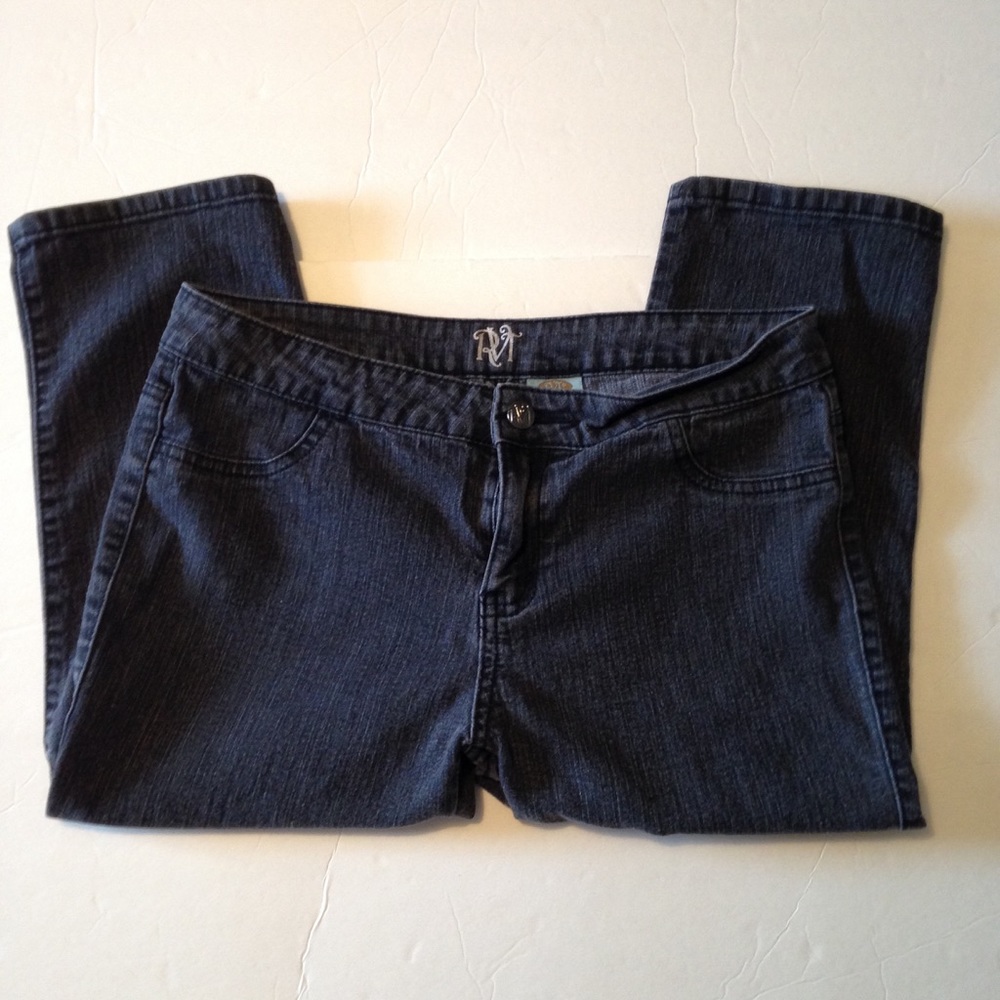 5/$15 RVT Gray Capri Pants Size 11